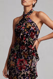 Vestido de mãe da noiva preto com decote halter e veludo floral longo de bainha