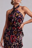 Vestido de mãe da noiva preto com decote halter e veludo floral longo de bainha