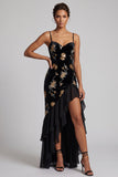 Veludo preto com bordado floral de lantejoulas, vestido assimétrico de linha A Mãe da Noiva com abertura de folhos