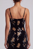 Veludo preto com bordado floral de lantejoulas, vestido assimétrico de linha A Mãe da Noiva com abertura de folhos