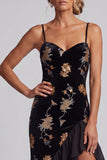 Veludo preto com bordado floral de lantejoulas, vestido assimétrico de linha A Mãe da Noiva com abertura de folhos