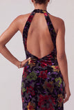 Veludo preto, decote halter e funda franzida, vestido longo de mãe da noiva com abertura de folhos