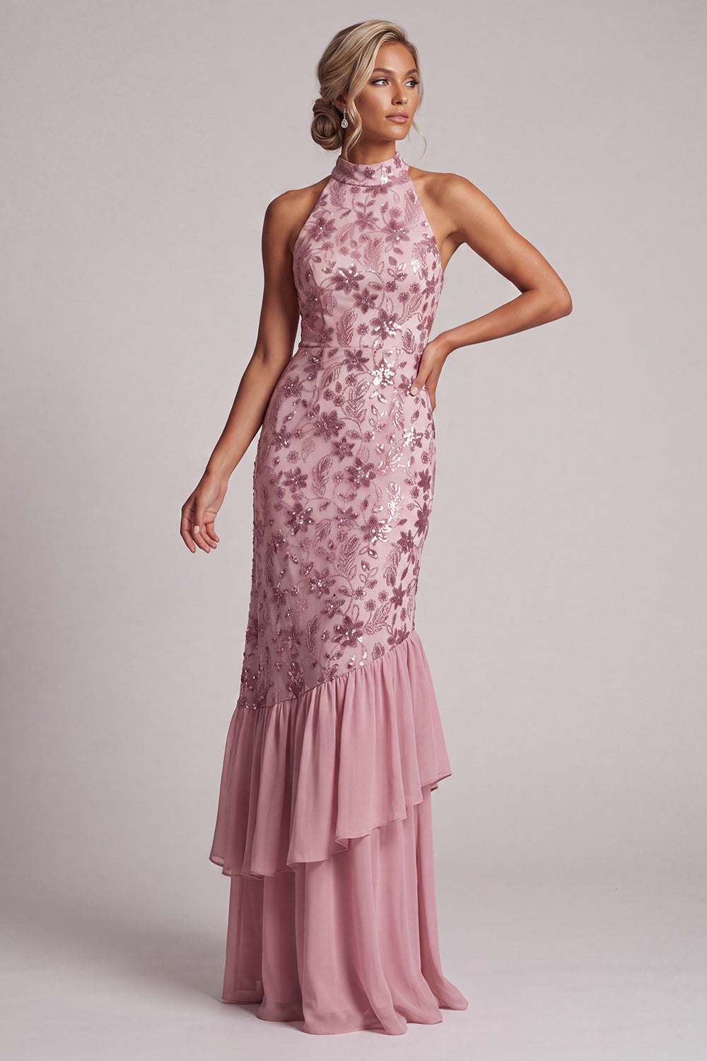 Vestido de mãe da noiva comprido Vestido de mãe da noiva em camadas malva vintage com folhos com folhos