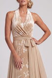Vestido de mãe da noiva com decote de veludo champanhe Jacquard com franzido longo e faixa