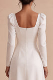 Vestido de noivado longo branco, decote quadrado, linha A e mangas compridas