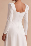 Vestido de noivado longo branco, decote quadrado, linha A e mangas compridas