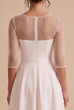 Vestido de noivado branco com decote ilusão alto-baixo assimétrico com linha A e mangas 3/4