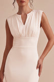Vestido de noivado branco com decote em V e decote em V, com fenda nas costas