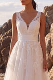 Vestido de Noiva Midi Branco A-Line de Decote em V, floral aplicado
