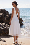 Vestido de Noiva Midi branco com decote em V e linha A franzida com renda