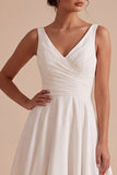 Vestido de Noiva Midi branco com decote em V e linha A franzida com renda