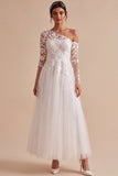 Vestido de Noiva Longo Branco de Linha A, Um Ombro Aplicado em Tule