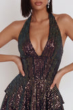 Vestido de cocktail curto preto com gola alta, decote em camadas, lantejoulas com folhos e camadas