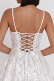Lantejoulas brancas Vestido de cocktail curto com alças finas franzidas em linha A