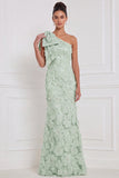 Vestido longo de dama de honor floral de um ombro em forma de sereia azul claro