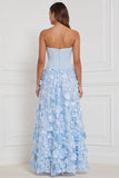 Vestido longo de dama de honor azul claro A-Line Floral sem alças com aplicação e flor 3D