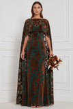 Vestido comprido de dama de honor com capa de veludo preto e decote em V