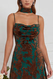 Vestido comprido de dama de honor em veludo castanho queimado, linha em A, decote em forma de capuz e gola curta