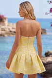 Vestido Curto de Regresso a Casa Jacquard Floral Amarelo Manteiga com Adornos em Pérolas