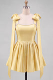 Vestido Mini de Finalistas Amarelo Amarelo A-Line em Cetim Pérola com alças de ombreiro em forma de gravata borboleta