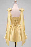 Vestido Mini de Finalistas Amarelo Amarelo A-Line em Cetim Pérola com alças de ombreiro em forma de gravata borboleta