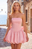 Vestido preto sem alças com bainha bolha em linha A com laço nas costas