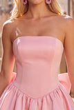 Vestido preto sem alças com bainha bolha em linha A com laço nas costas