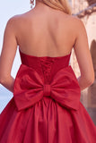Vestido preto sem alças com bainha bolha em linha A com laço nas costas
