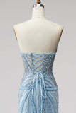 Vestido de baile sem alças com pérolas azul-claras, com contas