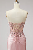 Espartilho cor-de-rosa, sereia transparente, lantejoulas, pérolas, vestido de baile longo de cetim franzido com fenda