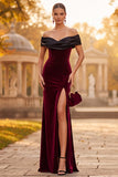 Vestido formal Maxi de veludo bordô com bainha de ombro e fenda