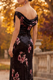 Vestido formal maxi franzido em veludo preto com abertura lateral