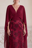 Vestido de mãe da noiva Jacquard de decote em V com bainha de vinho e capa
