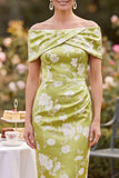 Vestido Midi Mãe da Noiva Verde Estampado de Cetim Ombro Descoberto com Fenda