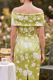 Vestido Midi Mãe da Noiva Verde Estampado de Cetim Ombro Descoberto com Fenda