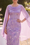Vestido Midi de Mãe da Noiva com bordado floral roxo e capa de chiffon