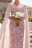 Vestido midi Mãe da Noiva com lantejoulas cor-de-rosa com gola de capuz e cape de chiffon