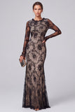 Vestido formal longo em renda de sereia floral preta