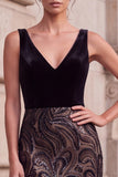 Vestido longo de baile de finalistas com veludo de veludo em V com decote em V em forma de sereia preta