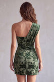 Vestido de cocktail curto bodycon de veludo de um ombro e drapeado