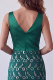 Vestido de cocktail Midi Midi Bodycon em Cetim Verde Escuro de Decote em V com franjas