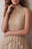 Vestido Midi Midi Champagne de gola alta, camadas e folhos, sem mangas e lantejoulas