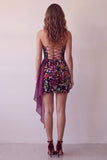 Vestido de cocktail curto bodycon sem alças com estampado de veludo borgonha e drapeado
