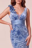 Vestido formal longo de veludo assimétrico em veludo em veludo de sereia azul com decote assimétrico e flor 3D