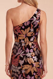 Vestido formal comprido com bainha preta, lantejoulas num ombro, vestido formal comprido com fenda