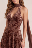 Vestido formal Maxi A-Line A-Line Velvet A-Line Floral Maxi Decote em V com Faixa de Chiffon