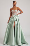 Vestido de Baile de Finalistas Verde Espartilho A-Line A-Strapless de Cetim Aplicações Sem Alças com Laço e Fenda