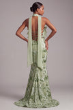 Vestido de Baile de finalistas verde, sem alças, com folhos e lantejoulas