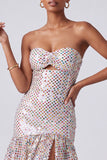 Vestido de finalista Vestido de Baile de finalistas Blush Blush Stripless Sem Alças, com Folhos de Fechadura, Com Abertura Lateral