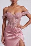 Espartilho rosa poeirento, ombro caído, lantejoulas, vestido comprido de baile com missangas